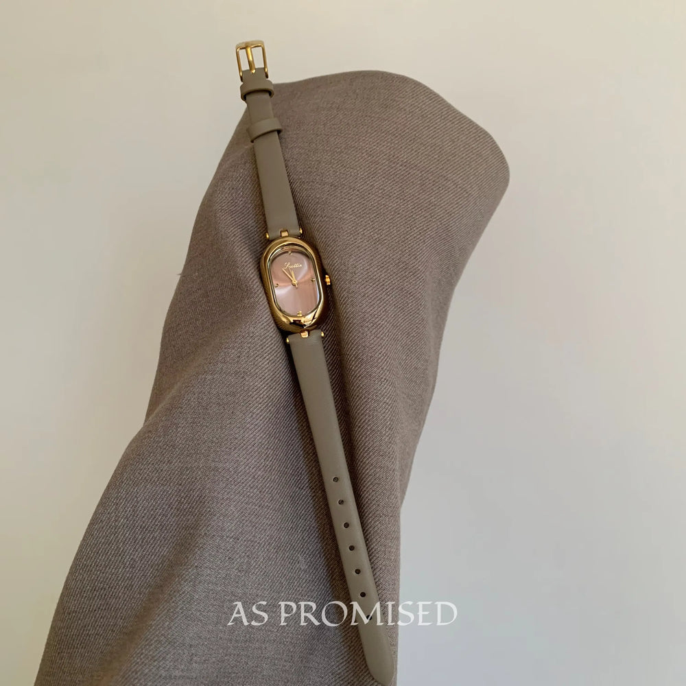 2026 New Classic Women's Watches Retro Burgundy Elliptical Dial Premium Leather Strap Elegant Quartz Wristwatch